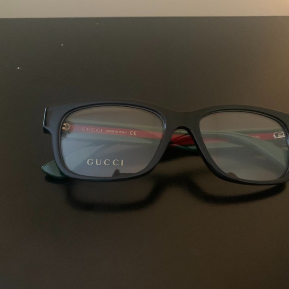 Gucci Glasses black frames with the traditional green and red Gucci logo - Picture 1 of 8